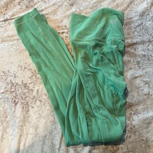 ARITZIA TNA BUTTER GREEN LEGGINGS SIZE SMALL